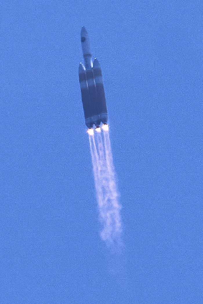 Delta IV Heavy
